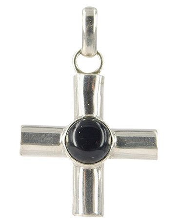 Onyx Pendant in Silver Wide Cross