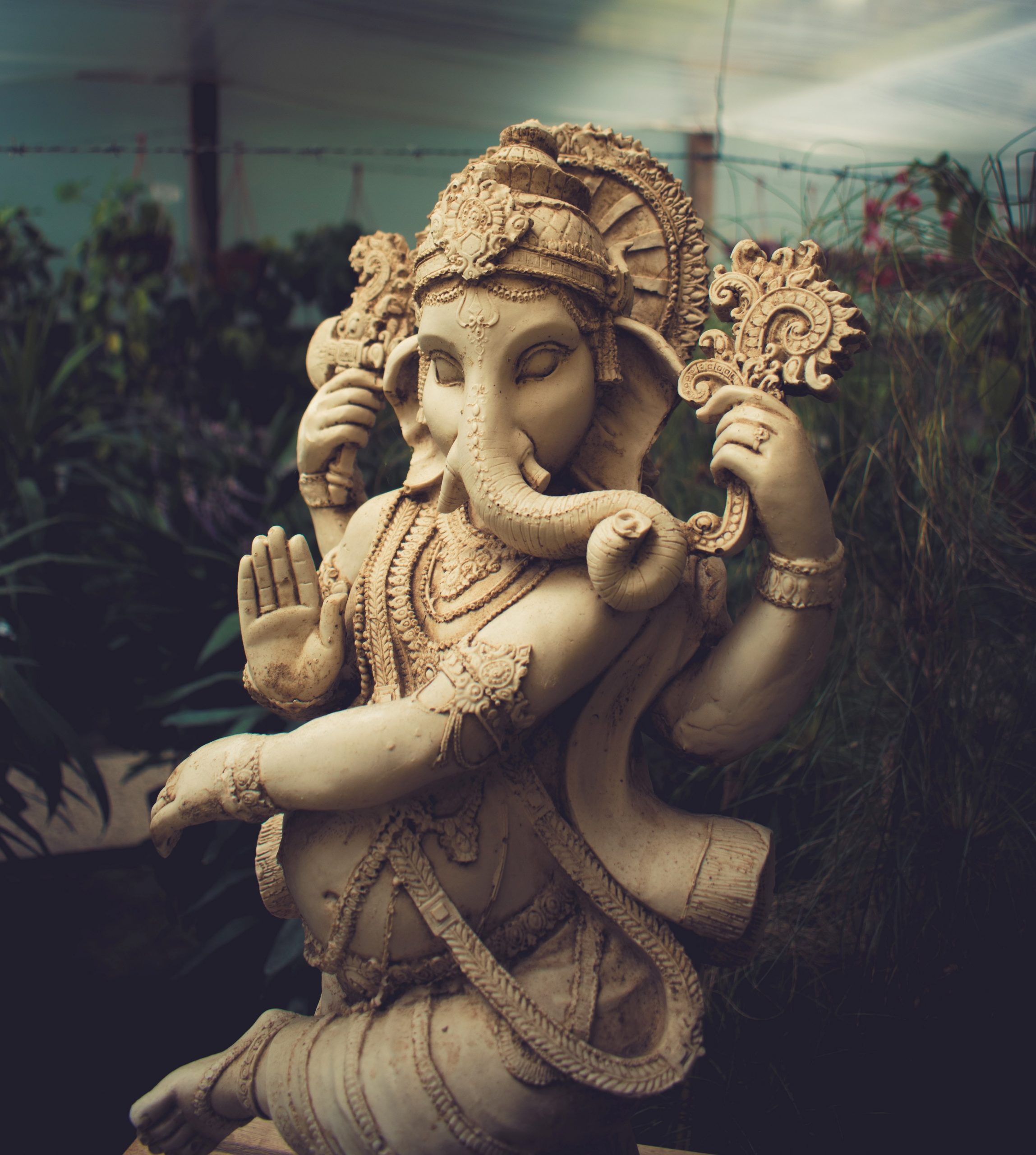 dancing ganesha statue