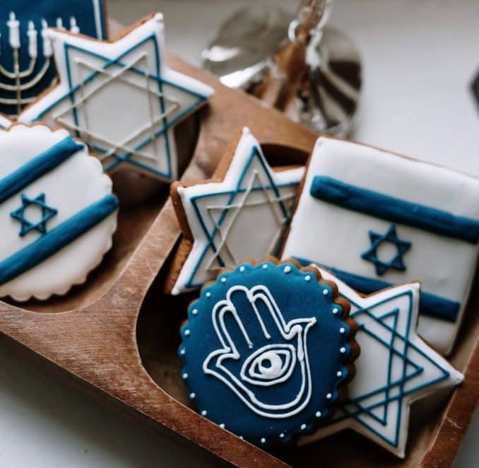 hamsa and star of david cookies