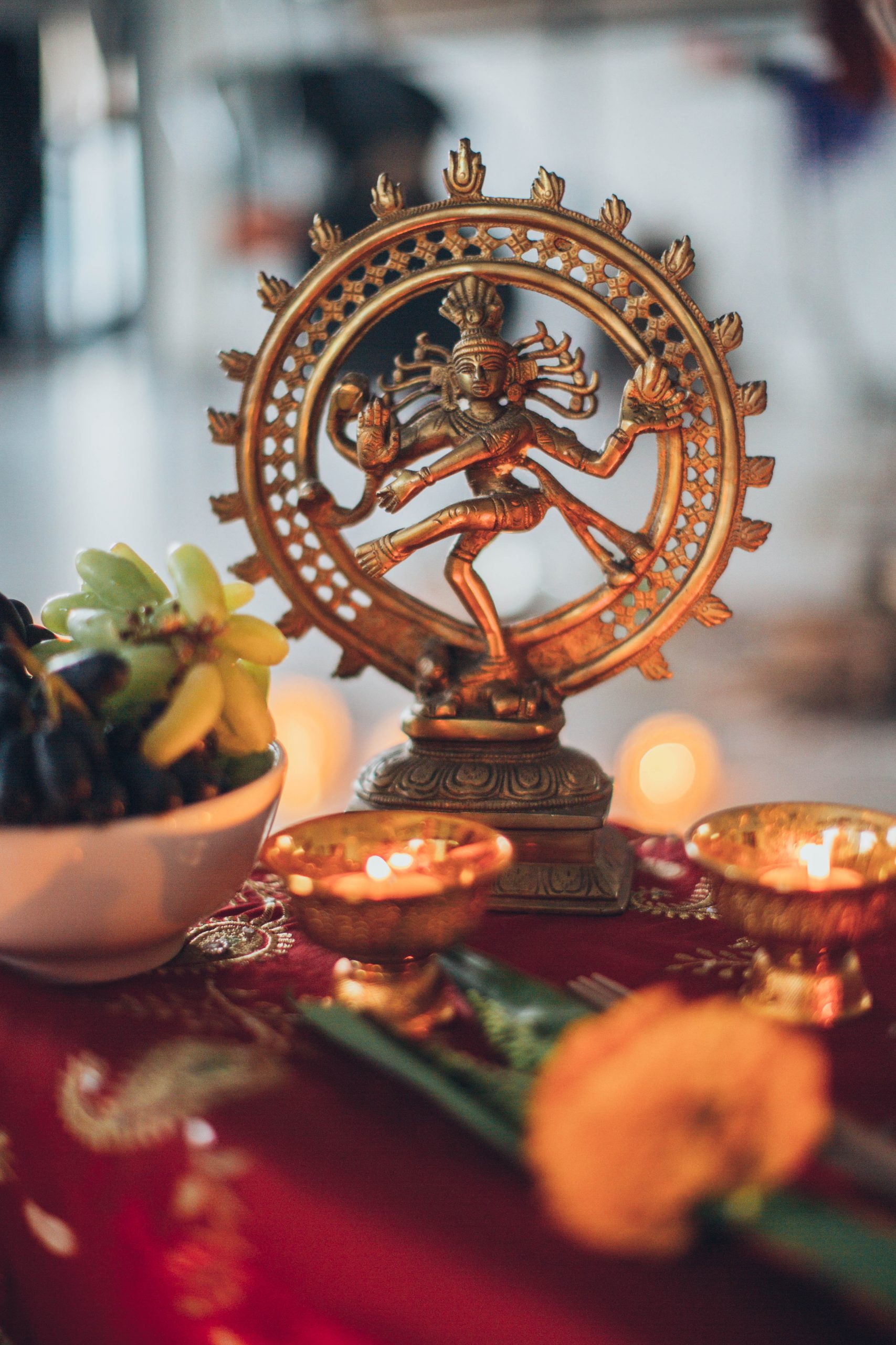 shiva nataraja statue candles