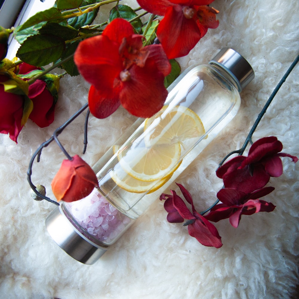 gemstone water bottle rose quartz with lemons