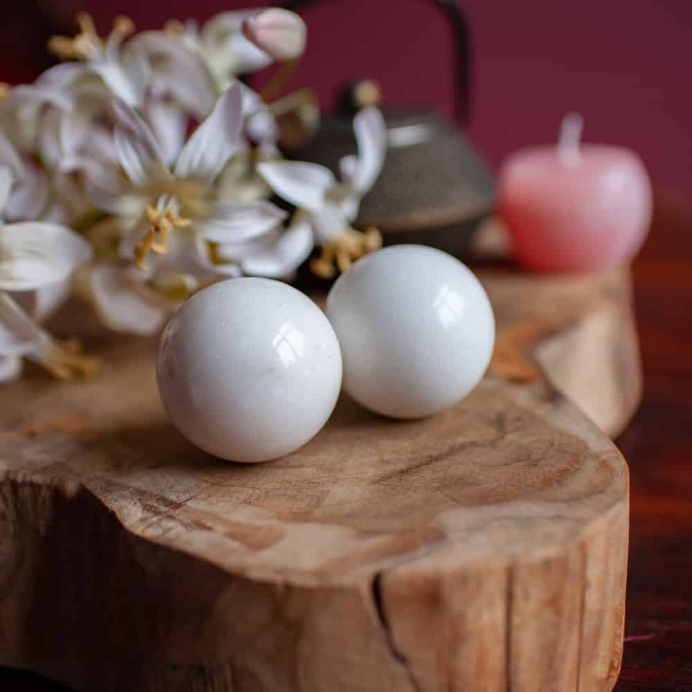white gemstone baoding balls