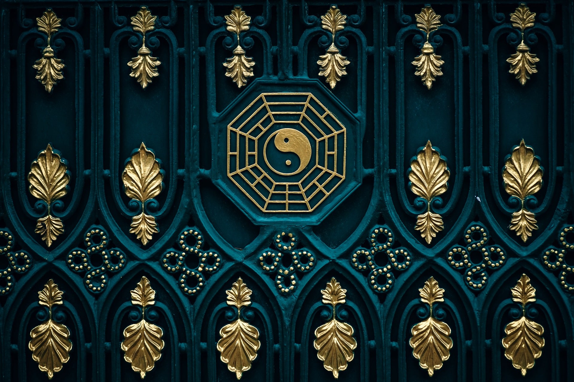 yin yang decoration black and gold