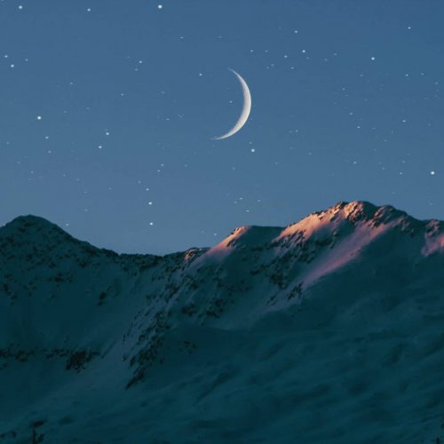 Crescent Moon – Growth, Energy, and Manifestation with the Waxing Moon